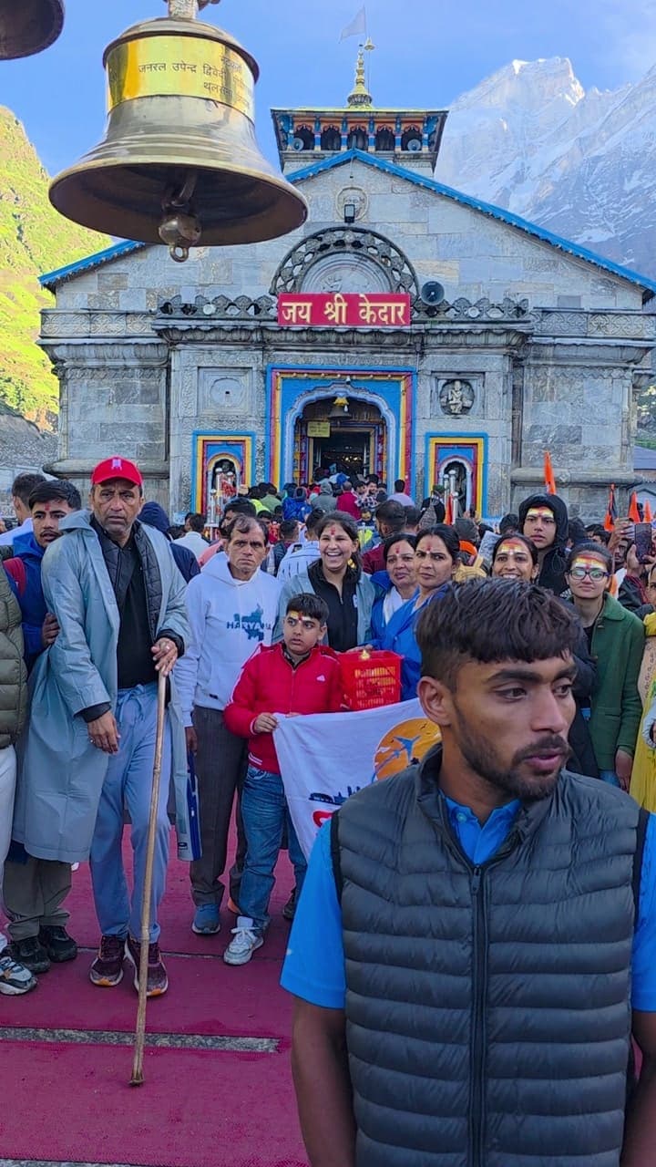 Sreenidhi Holidays group at Kedarnath Temple
