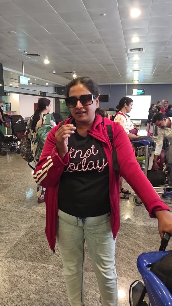 Traveller at the airport before a group tour
