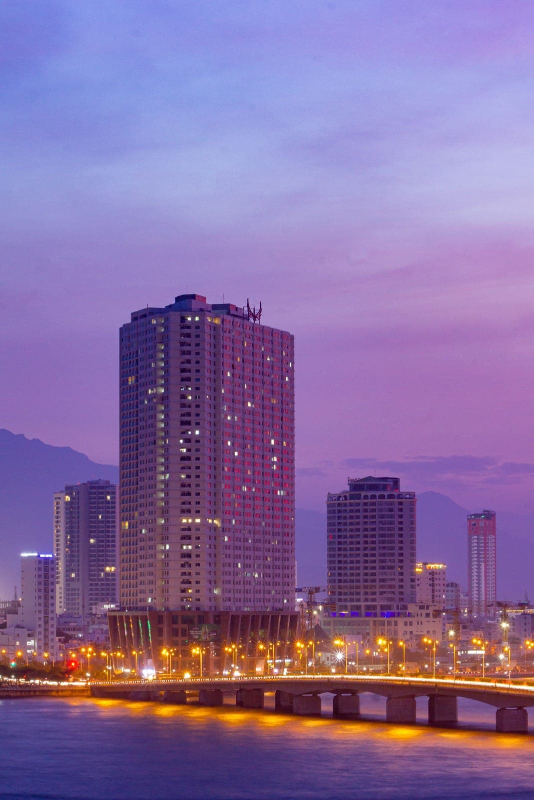 Golden Bridge Da Nang
